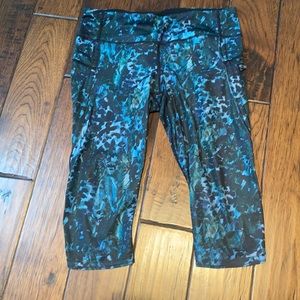 Lululemon workout capris